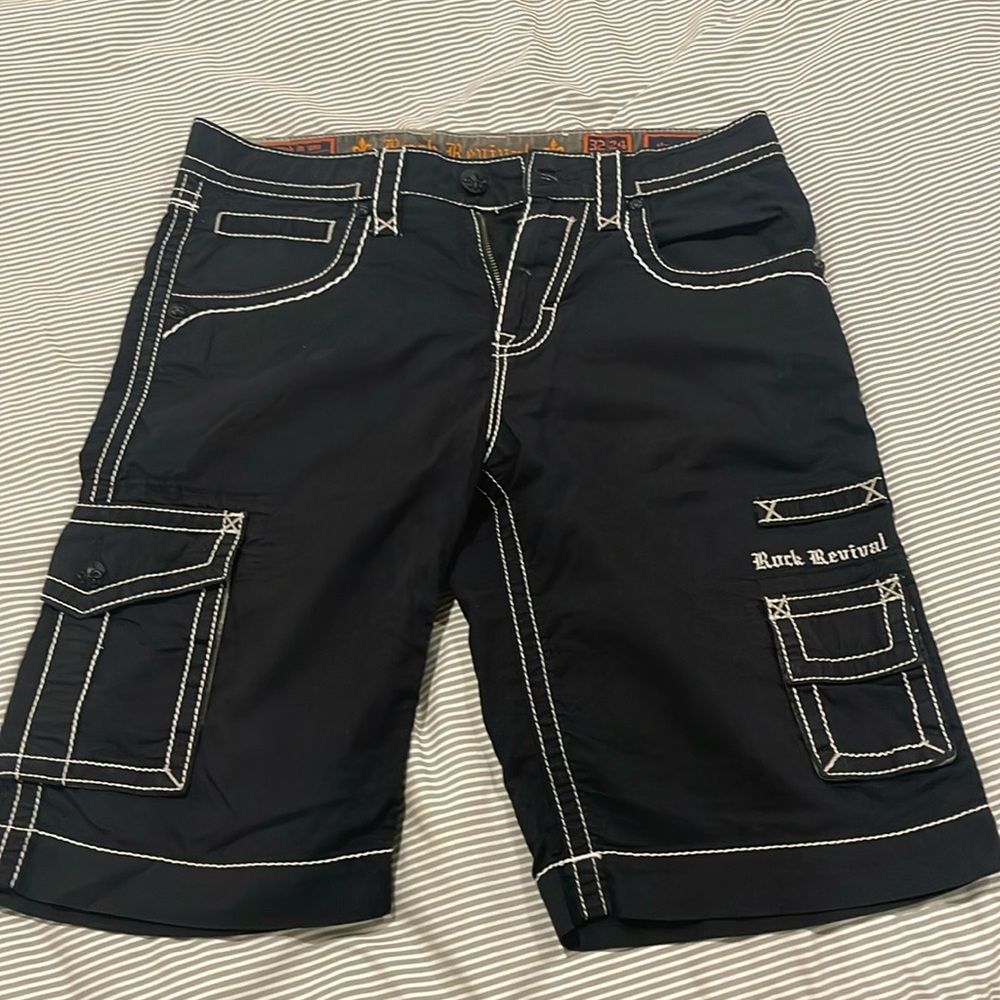 Men’s rock revival 32/24 classic fit cargo jeans - like new - worn once too big.